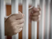 Француски телохранител ја силувал и дрогирал својата сопруга. Се допишувал со Пеликот