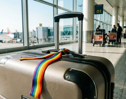 Зошто шарената лента на куферот не е добра идеја за патување