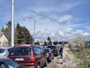 Колони од возила на „Ќафасан“, Албанци во Македонија по нафта и храна