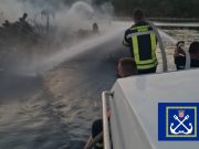 ВИДЕО: Катамаран изгоре на Хвар и потона на морското дно